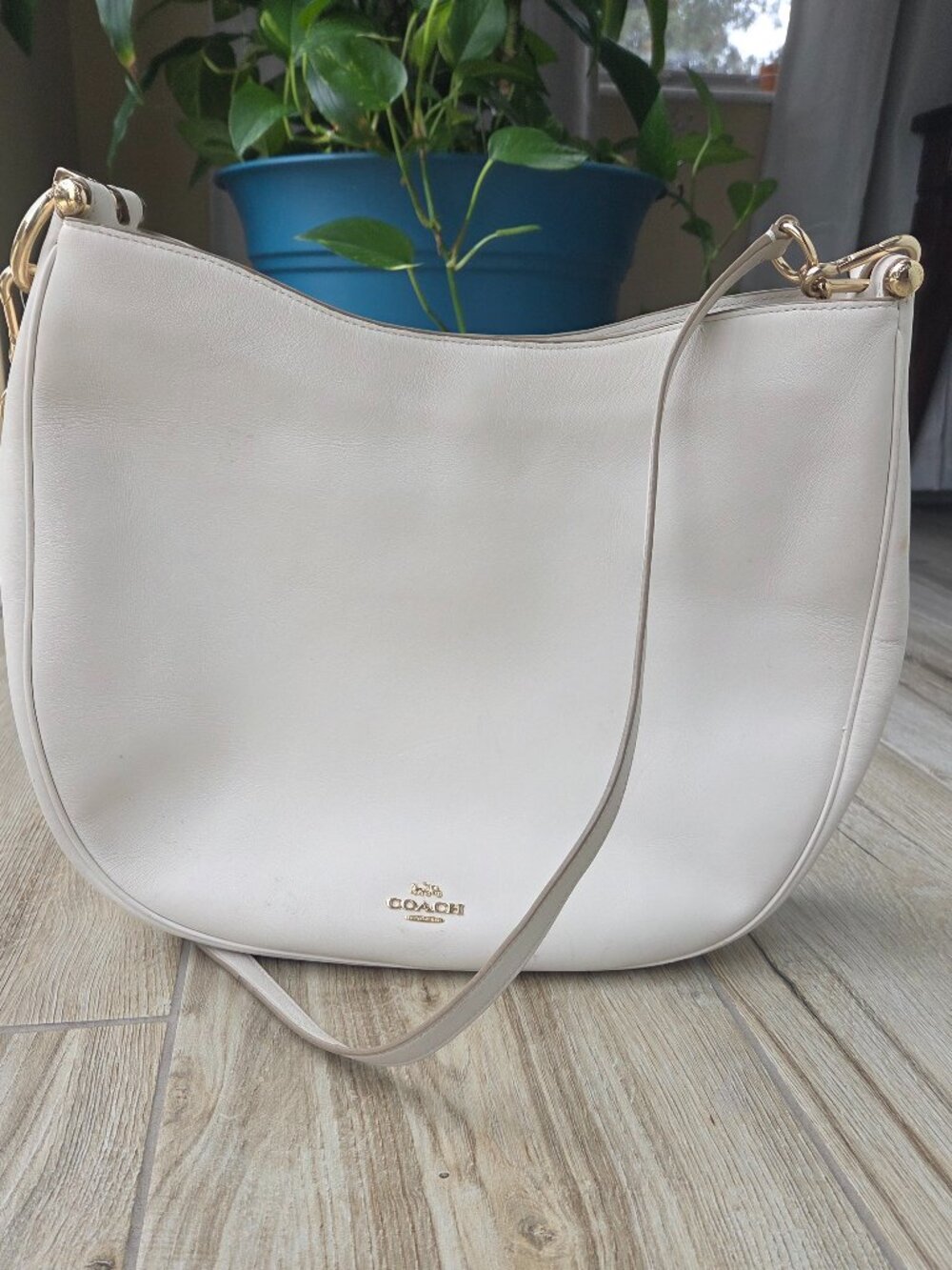 Coach Nomad Hobo Bag in Chalk Glovetanned Leather